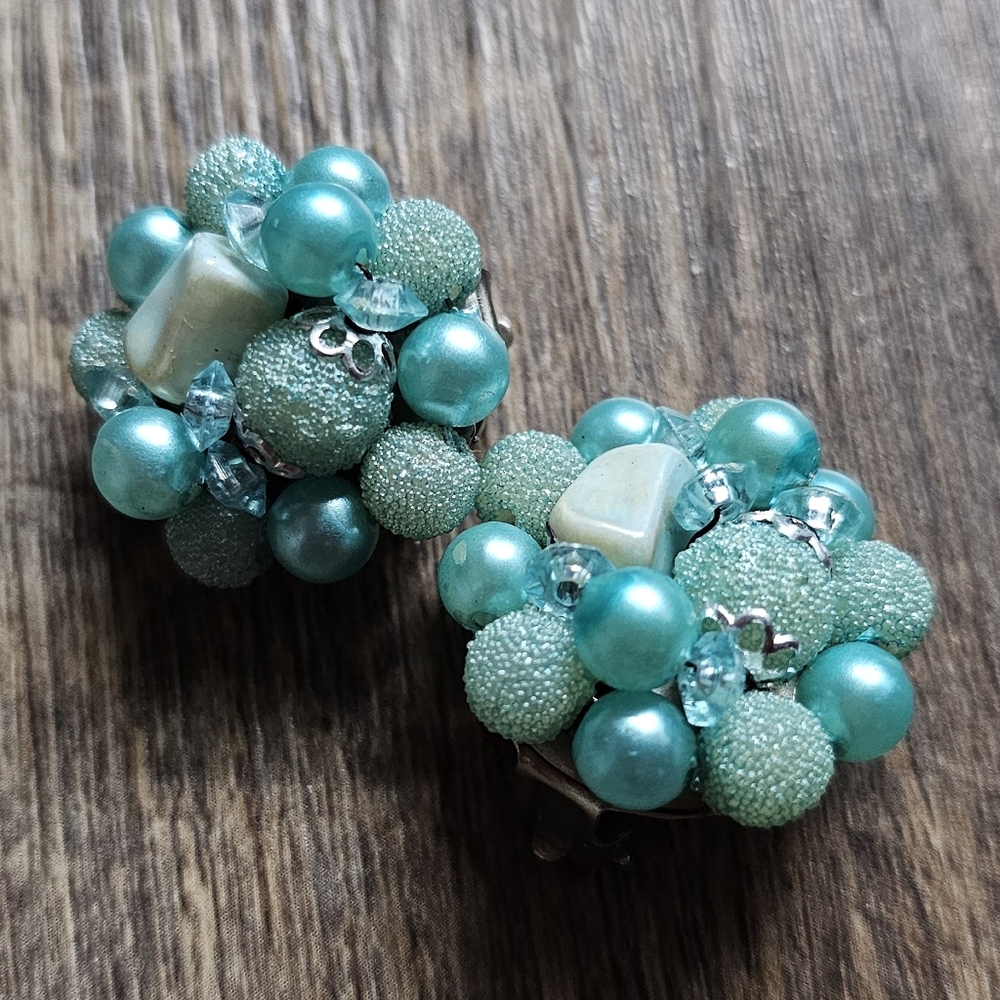 50's/60's vintage clip-on earrings. Made in Hong Kong. Set of 3